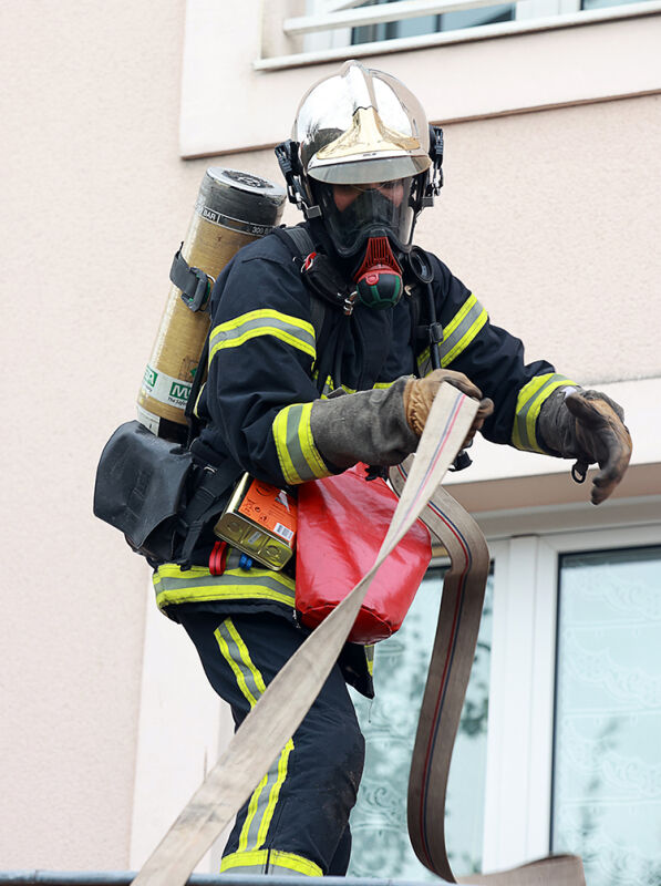 Fiche métier Sapeur-pompier : salaire, étude, rôle et compétence